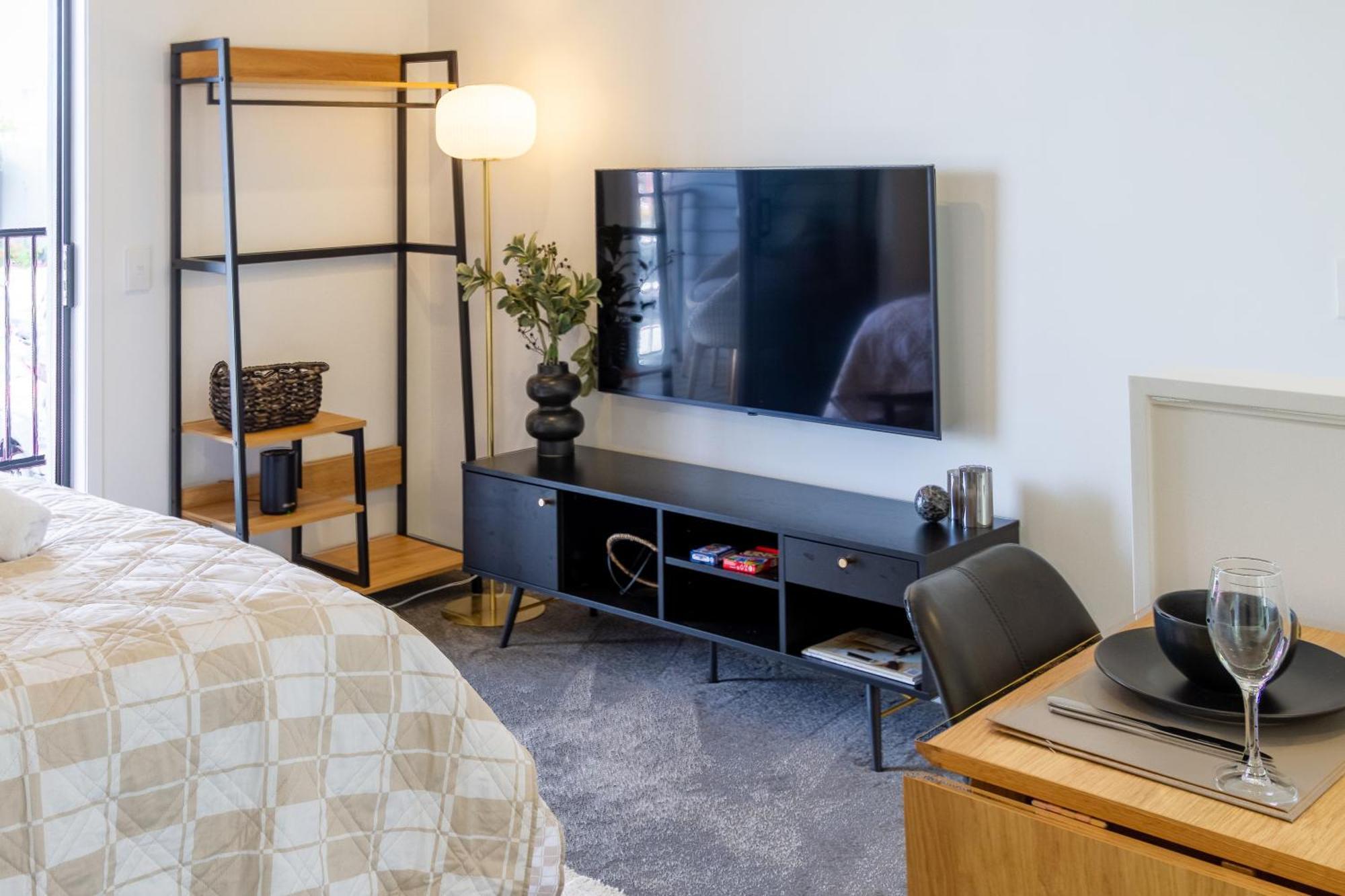 Prime Locale: Studio With Balcony Christchurch Exterior photo